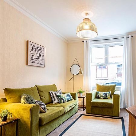 2 Bed, Up To 6 Guests Near Chester City Centre Экстерьер фото