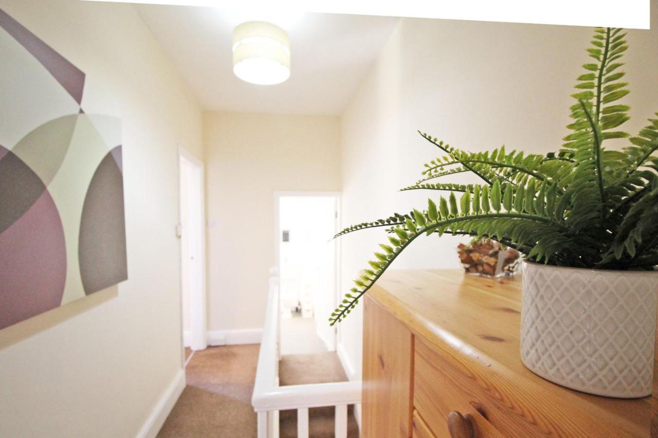 2 Bed, Up To 6 Guests Near Chester City Centre Экстерьер фото