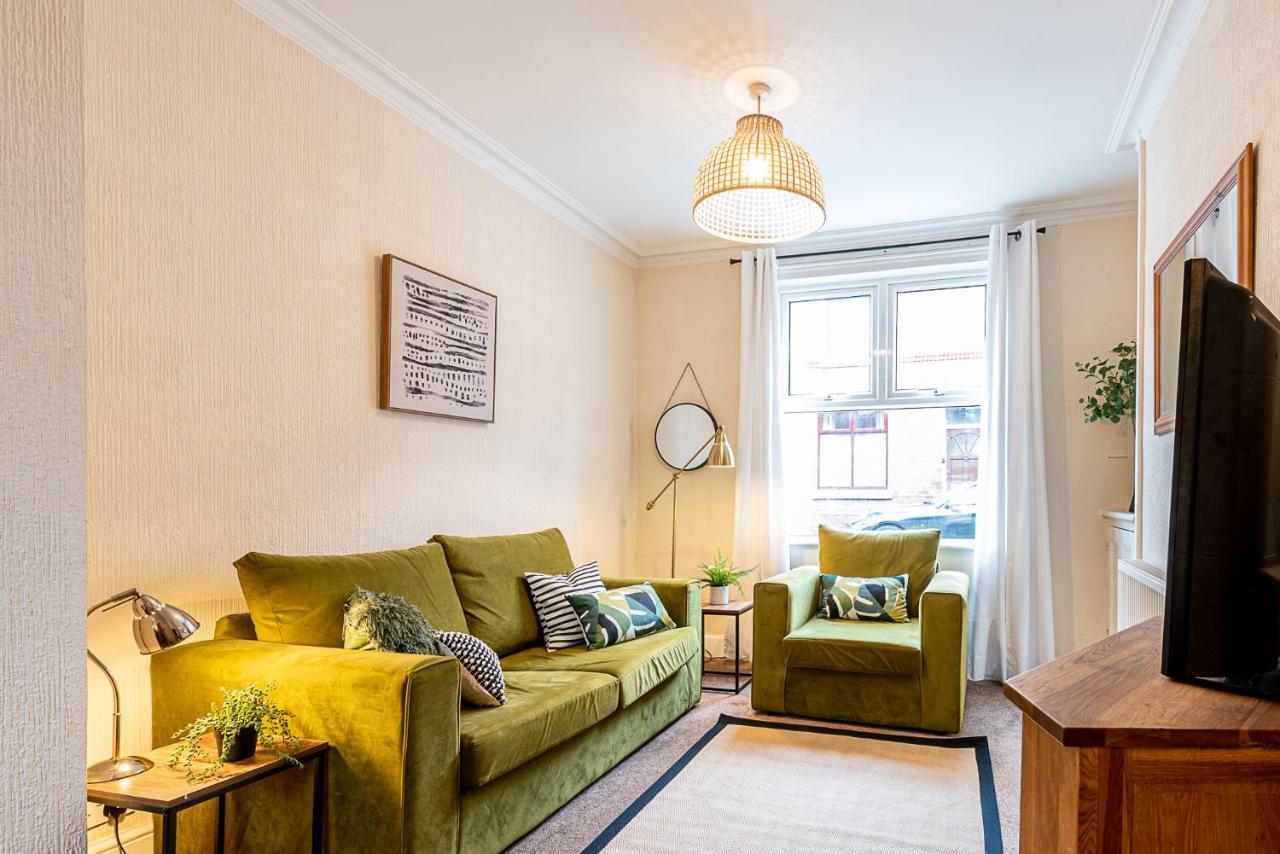 2 Bed, Up To 6 Guests Near Chester City Centre Экстерьер фото