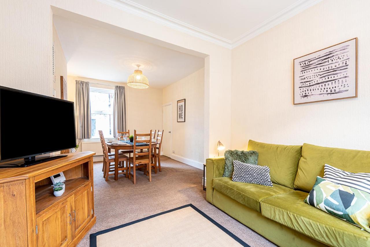 2 Bed, Up To 6 Guests Near Chester City Centre Экстерьер фото