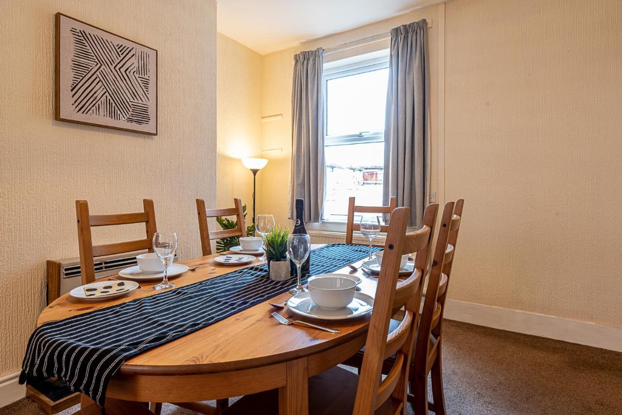 2 Bed, Up To 6 Guests Near Chester City Centre Экстерьер фото