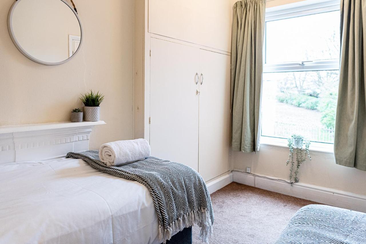 2 Bed, Up To 6 Guests Near Chester City Centre Экстерьер фото